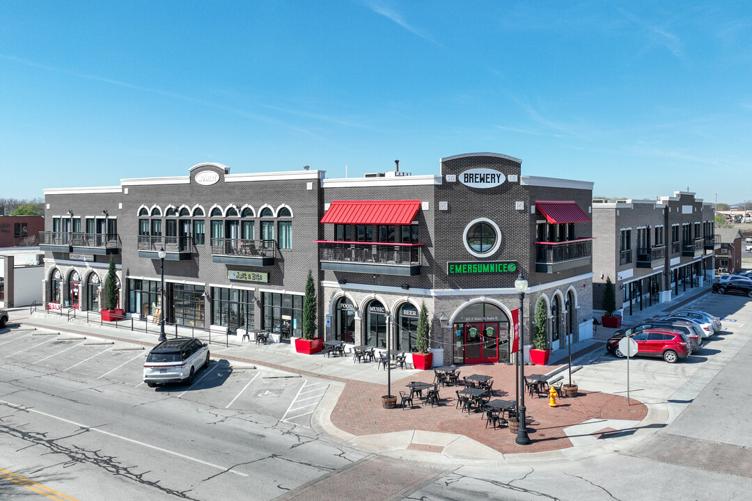 Mowery Lofts in Owasso, OK - Building Photo