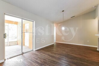 3031 Hallow Dr in Deltona, FL - Building Photo - Building Photo