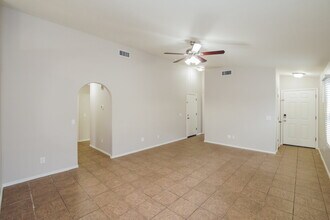 25279 W Parkside Ln S in Buckeye, AZ - Building Photo - Building Photo