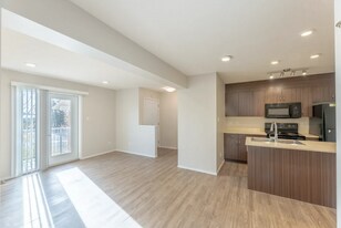 Sagecourt in Strathmore, AB - Building Photo