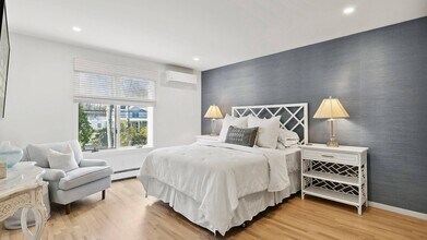 635 Water Mill Towd Rd in Southampton, NY - Building Photo - Building Photo