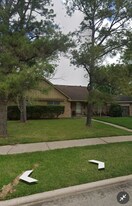 9428 Tooley Dr in Houston, TX - Building Photo