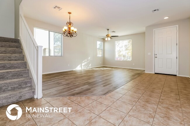 15418 W Laurel Ln in Surprise, AZ - Foto de edificio - Building Photo