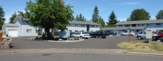Rachael Ray Apartments in Corvallis, OR - Building Photo