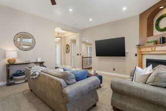 2253 N 10 W in Layton, UT - Building Photo - Building Photo