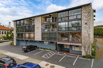 Greenlake Condos in Seattle, WA - Building Photo - Primary Photo