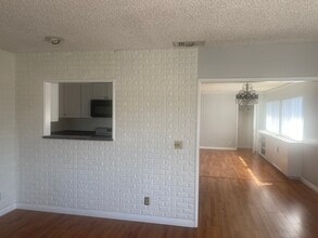 5208 Wilkinson Ave, Unit 4 in Los Angeles, CA - Building Photo - Building Photo