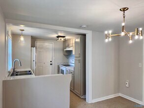1508 Mckinley Ave NE in Huntsville, AL - Foto de edificio - Building Photo