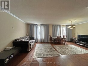 63 Centre St E in Richmond Hill, ON - Building Photo - Building Photo