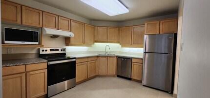 7480 Gilbert Rd in Richmond, BC - Building Photo - Building Photo