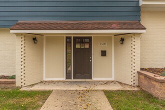 1520 Traver Rd in Ann Arbor, MI - Building Photo - Building Photo