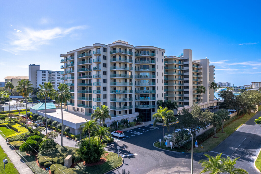 Sunwatch on Island Estates Apartments | Clearwater, FL Apartments For Rent