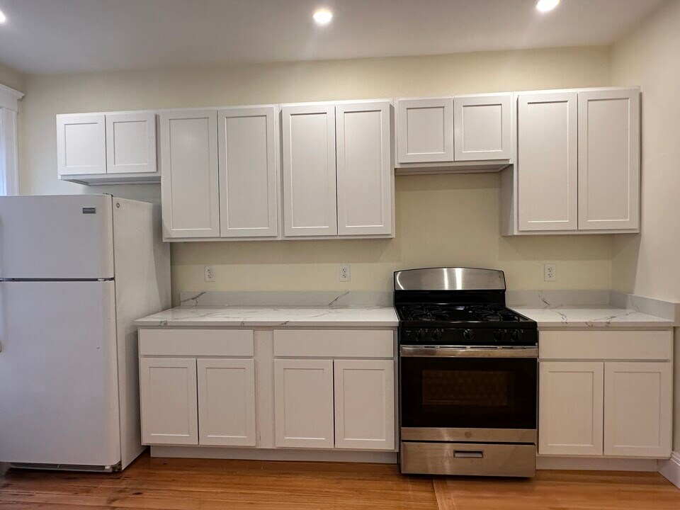 36 Addington Rd, Unit 3 in Brookline, MA - Building Photo