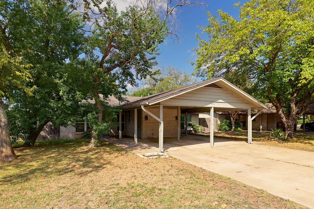 8312 Bowling Green Dr in Austin, TX - Building Photo