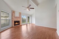 9335 Crescent Moon Dr in Houston, TX - Building Photo - Building Photo