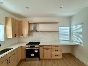 842 Walnut Ave in Carpinteria, CA - Building Photo - Building Photo