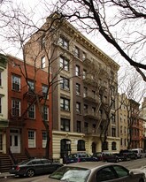 236 E 5th St in New York, NY - Building Photo
