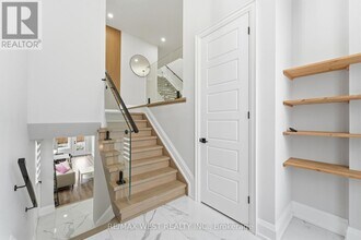 922 Fourth St in Mississauga, ON - Building Photo - Building Photo