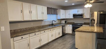 9124 W Elm St in Phoenix, AZ - Building Photo - Building Photo