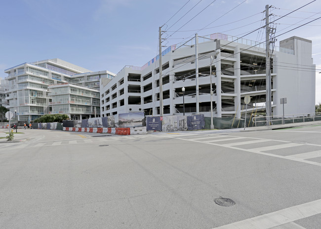 Ritz-Carlton Residences Miami Beach in Miami Beach, FL - Building Photo - Building Photo