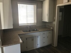 6178 Adenmoor Ave in Lakewood, CA - Building Photo - Building Photo