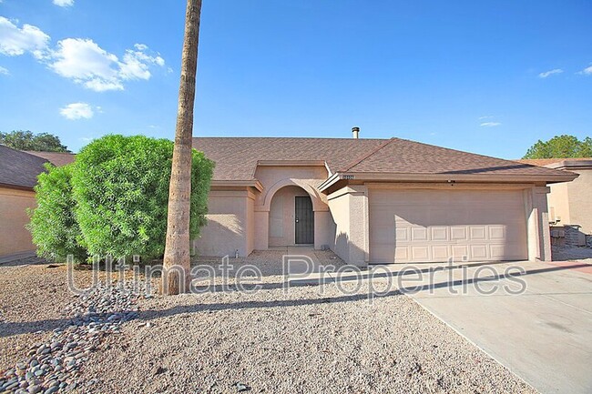 10106 W Medlock Ave in Glendale, AZ - Foto de edificio - Building Photo