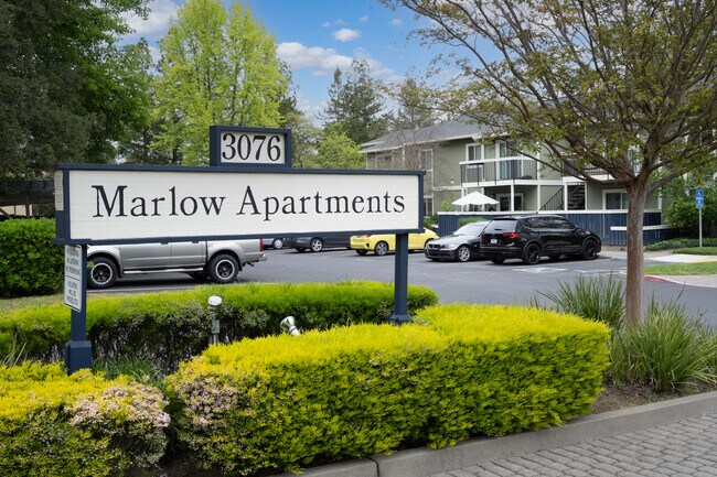 Marlow Apartments in Santa Rosa, CA - Foto de edificio - Building Photo
