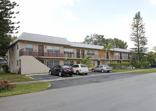 Olive Glenn Apartments in Pompano Beach, FL - Building Photo - Building Photo