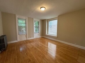 2943 - 2945 N Bartlett Ave in Milwaukee, WI - Foto de edificio - Interior Photo