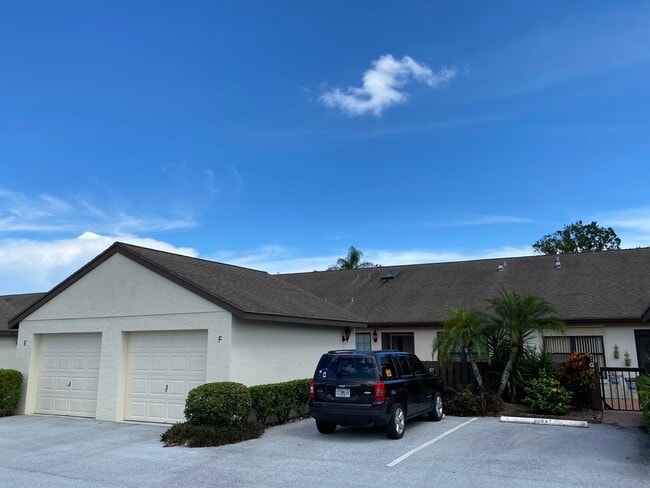 1484 SW Silver Pine Way in Palm City, FL - Building Photo - Building Photo