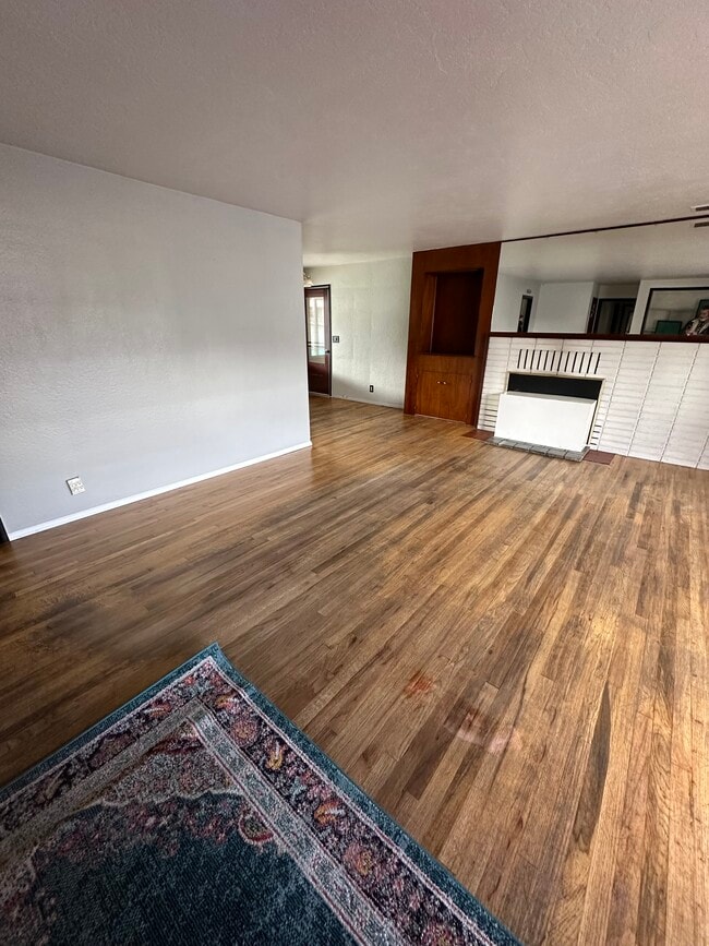 1135 NE D St in Grants Pass, OR - Building Photo - Building Photo