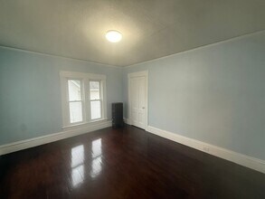 597 Beech St in Manchester, NH - Building Photo - Building Photo