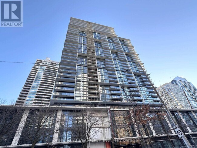 4955 Yonge St in Toronto, ON - Building Photo - Building Photo