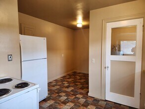 814 High Ave in Bremerton, WA - Building Photo - Building Photo
