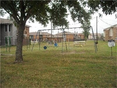 1005 Cottonbowl Dr in Taylor, TX - Building Photo - Building Photo