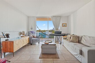 650 NE 64th St in Miami, FL - Building Photo - Building Photo