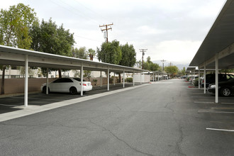 Desert Pointe in Palm Desert, CA - Building Photo - Building Photo