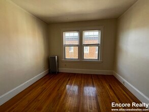 155 Summer St, Unit 12AR in Somerville, MA - Building Photo - Building Photo