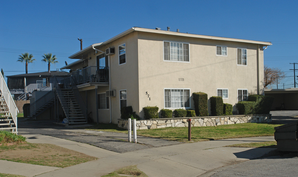 571 E Hurst St in Covina, CA - Building Photo