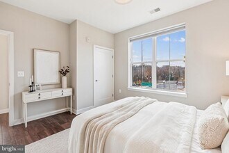 989 S Buchanan St in Arlington, VA - Foto de edificio - Building Photo