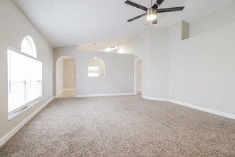7661 Harbor Bend Cir in Orlando, FL - Building Photo - Building Photo