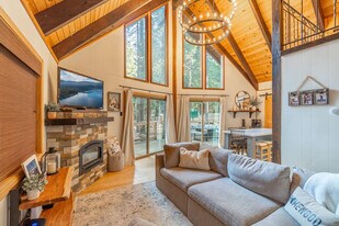 300 Tomahawk Ave in Tahoma, CA - Building Photo