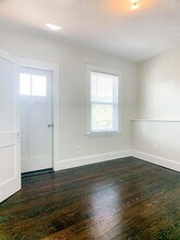 98 Bristol Rd, Unit 2 in Medford, MA - Building Photo - Building Photo