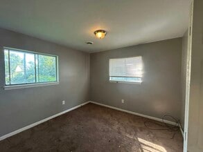 1599 Magnolia Dr in Inkster, MI - Building Photo - Building Photo