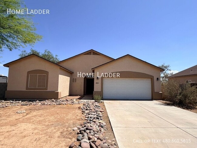 property at 651 W Fairway Cove Dr