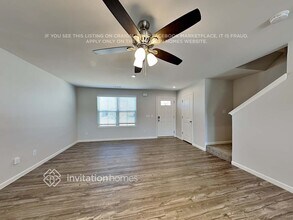 2101 Brokeshire Dr, Unit A301 in White House, TN - Foto de edificio - Building Photo