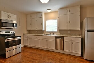 409 E Austin St in Bellville, TX - Building Photo - Building Photo