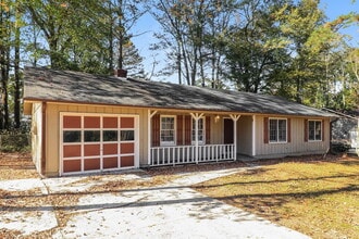 3866 Misty Bleau Dr in Powder Springs, GA - Foto de edificio - Building Photo