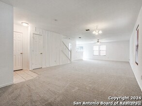 4715 Stable Holw in San Antonio, TX - Building Photo - Building Photo