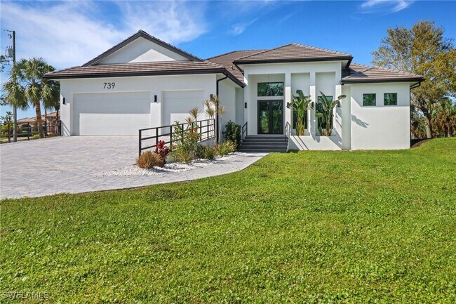 property at 739 23rd St SW